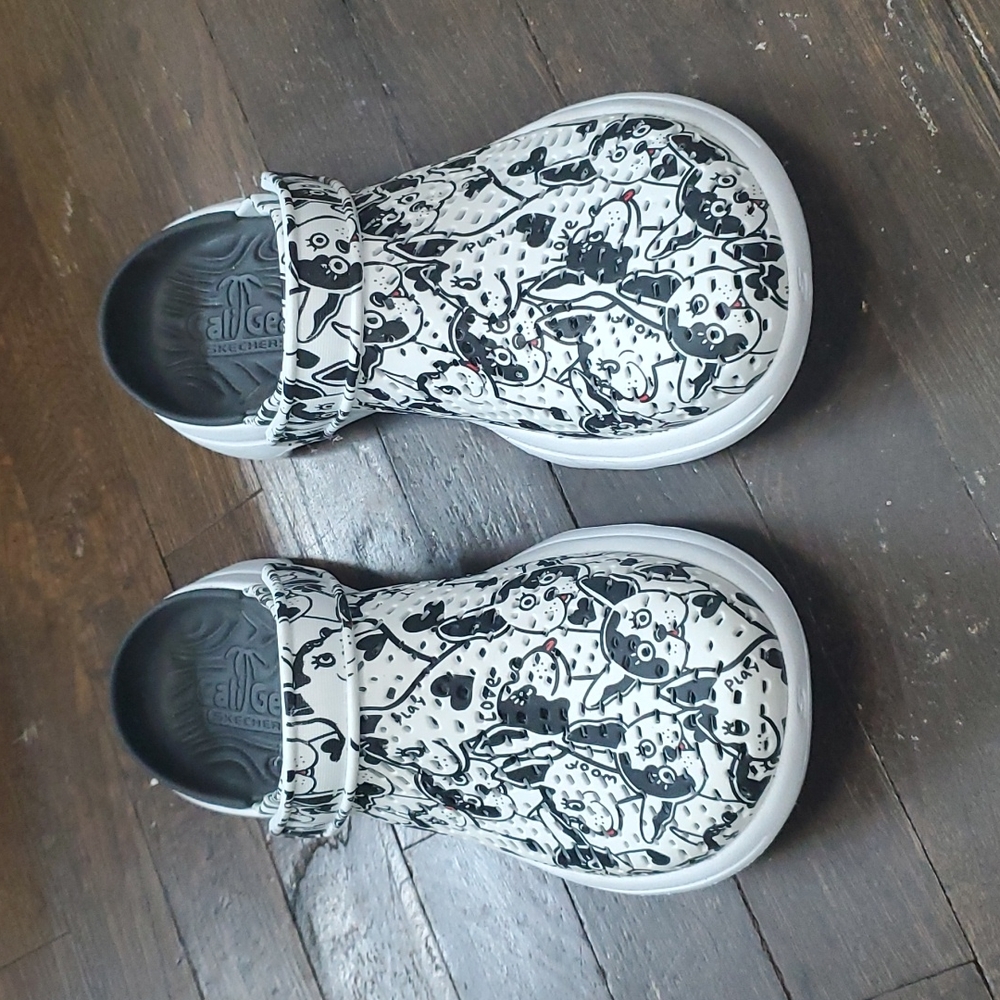 Super cute croc like sketches slip on